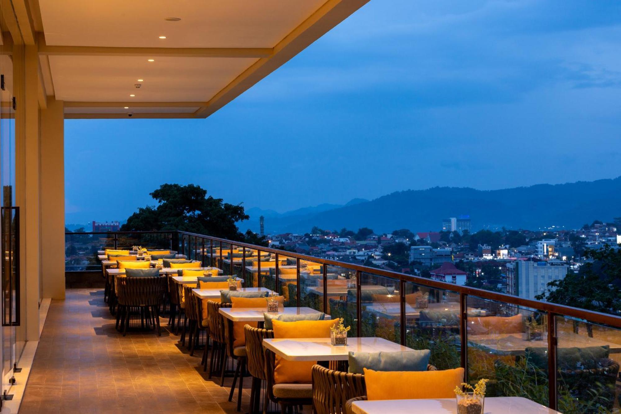 Holiday Inn Lampung Bukit Randu By Ihg Bandar Lampung Buitenkant foto